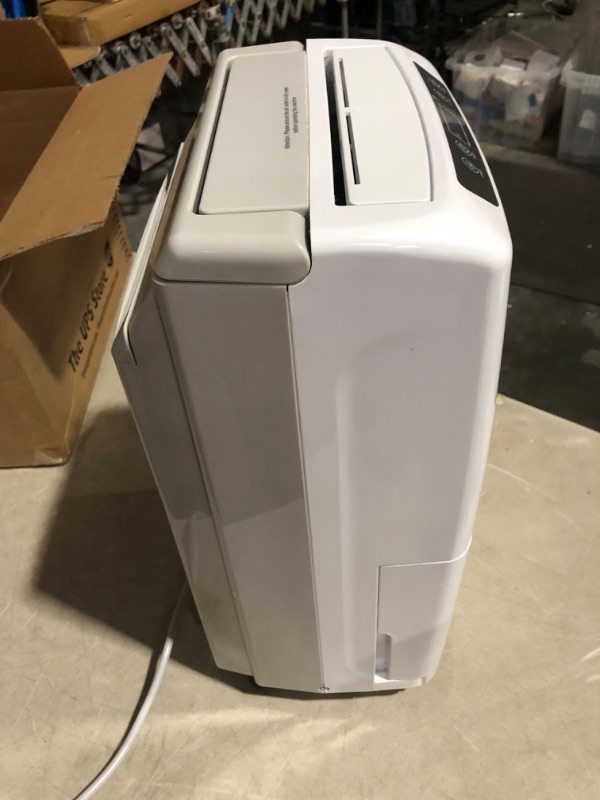 Photo 7 of ***USED - DIRTY - POWERS ON - UNABLE TO TSET FURTHER***
Waykar 2000 Sq. Ft Dehumidifier for Home and Basements, with Auto or Manual Drainage, 0.66 Gallon Water Tank Capacity 34 Pints 2000 Sq. Ft