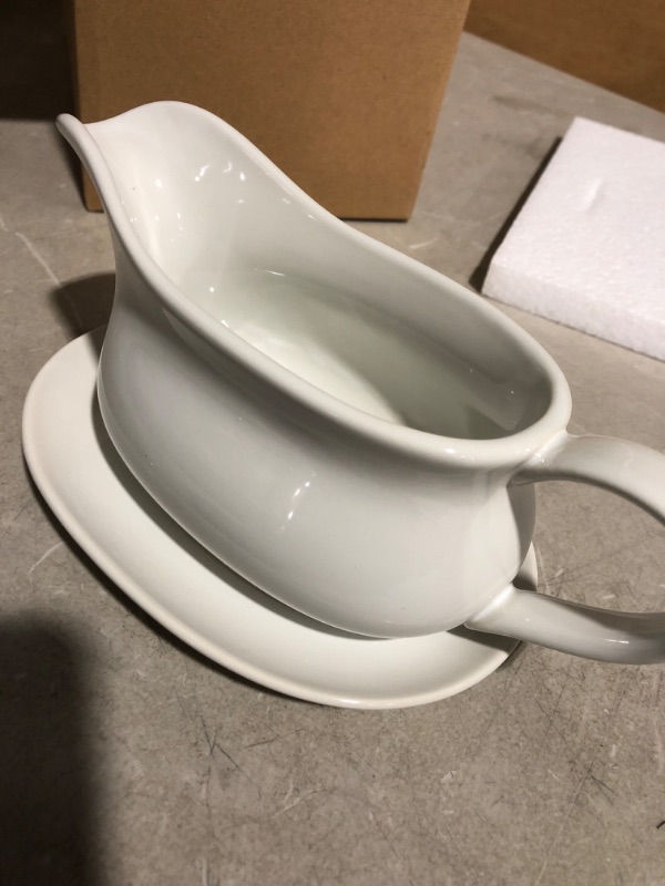 Photo 2 of * see images *
Gravy Boat, 17 Oz Gravy Boat with Saucer Gravy Bowl for Gravy Salad Spout Milk 1 PC