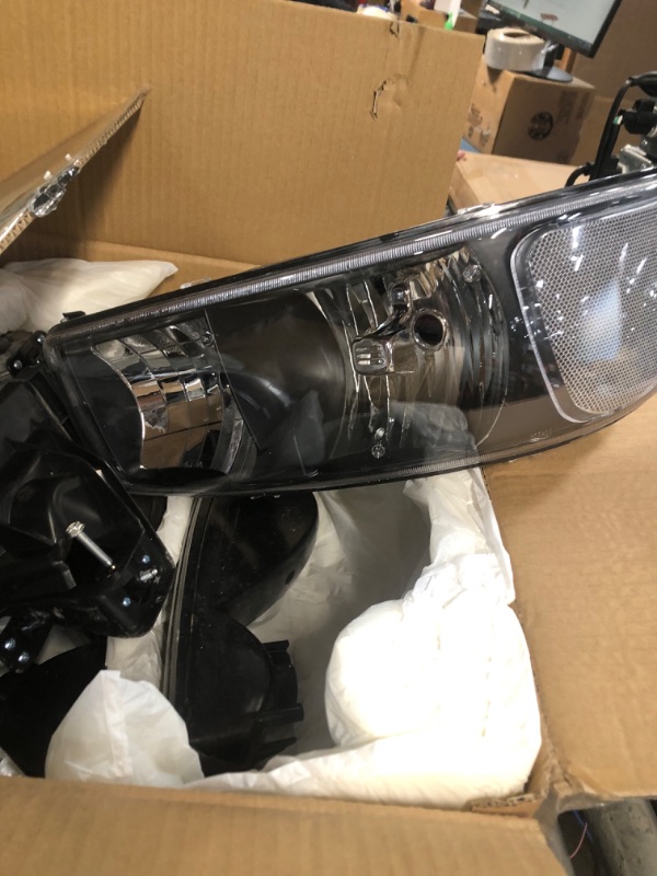 Photo 3 of DWVO Headlight Assembly Compatible with 1999 2000 2001 2002 2003 2004 2005 2006 GMC Sierra