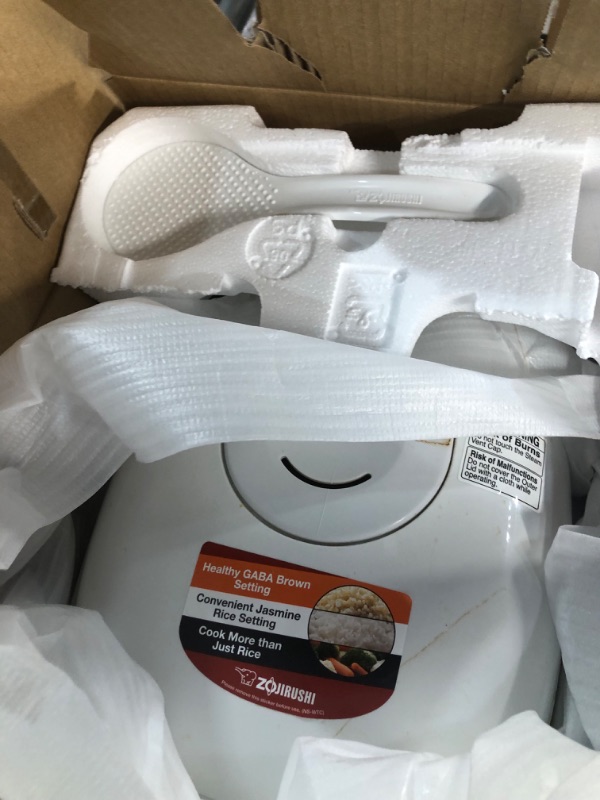 Photo 1 of ***PARTS ONLY/NON-RETURNABLE*DAMAGED*WONT TURN ON***
Zojirushi NS-WTC10 Micro-Computer Rice Cooker and Warmer 5.5 Cup, White