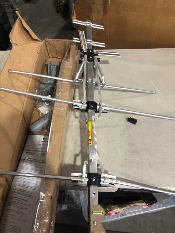Photo 1 of **NON-FUNCTIONAL*FOR PARTS ONLY**
Winegard YA7000C TV Antenna with Mount, VHF-Low and High VHF/UHF, Universal Mount System