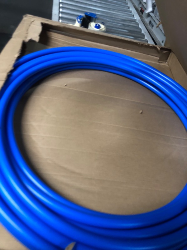 Photo 2 of Happybuy 3/4" PEX Tubing 500Ft Non-Barrier PEX Pipe Red Pex-b Tube Coil for Hot and Cold Water Plumbing Open Loop Radiant Floor Heating System PEX Tubing (3/4" Non-Barrier, 500Ft/Blue) 3/4"x500FT Blue