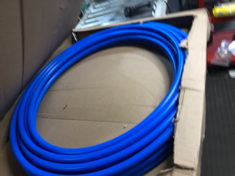 Photo 3 of Happybuy 3/4" PEX Tubing 500Ft Non-Barrier PEX Pipe Red Pex-b Tube Coil for Hot and Cold Water Plumbing Open Loop Radiant Floor Heating System PEX Tubing (3/4" Non-Barrier, 500Ft/Blue) 3/4"x500FT Blue