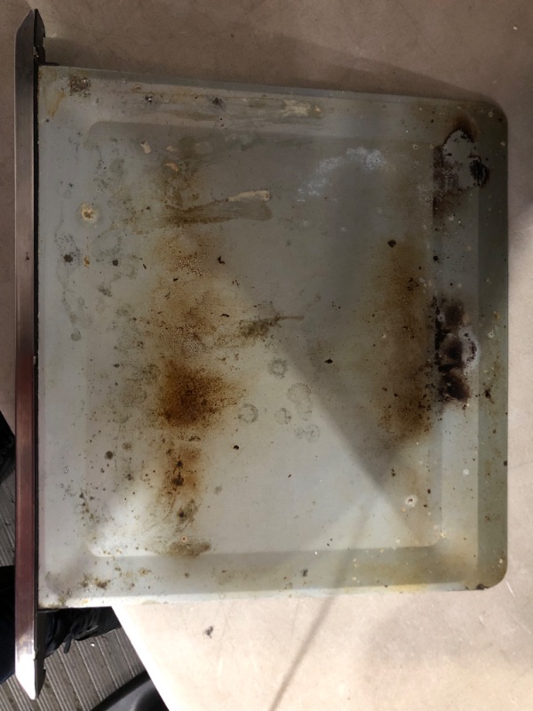 Photo 5 of ***MINOR DAMAGE**VERY USED**VERY DIRTY**ALL ACCESSORIES MISSING**SPACER ON THE BACK IS BENT***
Air Fryer + Convection Toaster Oven by Cuisinart, 7-1 Oven 