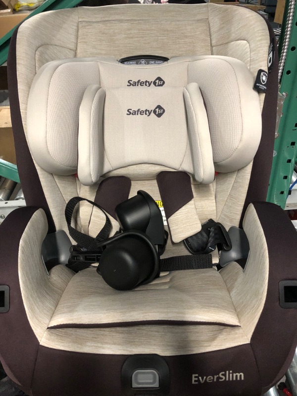 Photo 4 of Safety 1st Everslim DLX All-in-One Convertible Car Seat, 