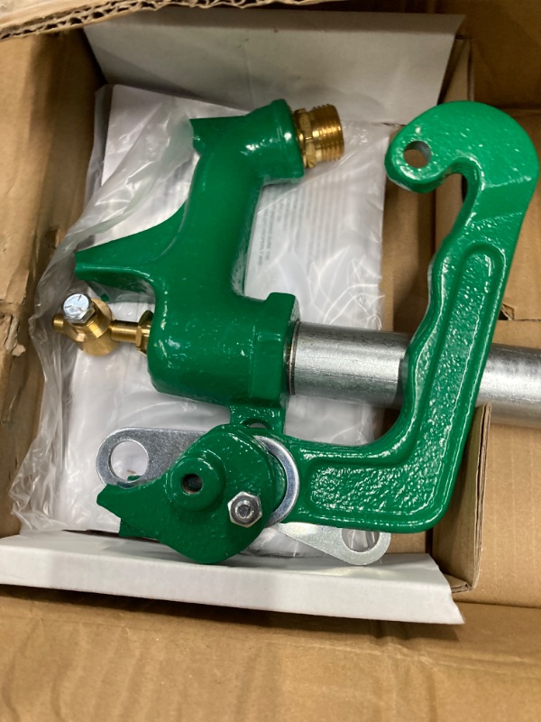 Photo 1 of 5.25ft Freeze Proof Faucet Outdoor Frost Proof Hydrant,Frost Free Yard Hydrant Water Hydrant 3/4" Pipe Connection,Frost Proof Hydrant Faucet for Yard Garden Irrigation,5.25' Total Length 36"Bury Depth