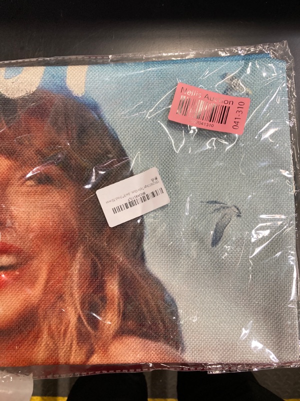 Photo 1 of ***TAYLOR SWIFT PILLOW CASE
Singer Album Throw Pillowcase Merchandise Gifts for Fans Music Lovers Merchandise 18 * 18-inch Pillowcase Tswifts Pillowcase O