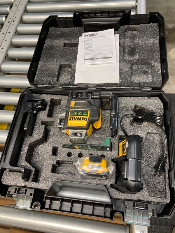 Photo 2 of ***DOES NOT WORK PROPERLY*** DEWALT 12V MAX Laser Level, Line Laser, 3 X 360, Green (DW089LG)