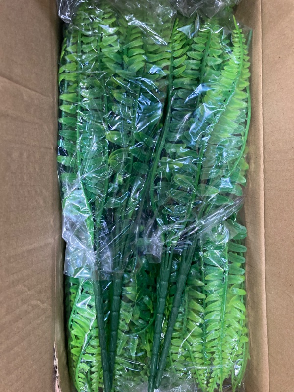 Photo 2 of 32 Bundles Artificial Faux Ferns, Fake Ferns UV Resistant and Non Fading Boston Ferns Suitable for Home Garden Indoor and Outdoor Decoration (Green)