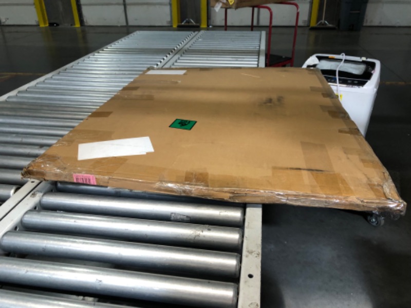 Photo 1 of ***USED - SCRATCHED - UNABLE TO TEST - SEE PICTURES***
FivstaSola 200 Watt Flexible Solar Panel,with mounting Holes 12 Volt Monocrystalline Semi-Flexible Solar Panels Bendable Mono Off-Grid Charger for Marine, RV, Cabin, Van, Car and Uneven Surfaces, ?46.