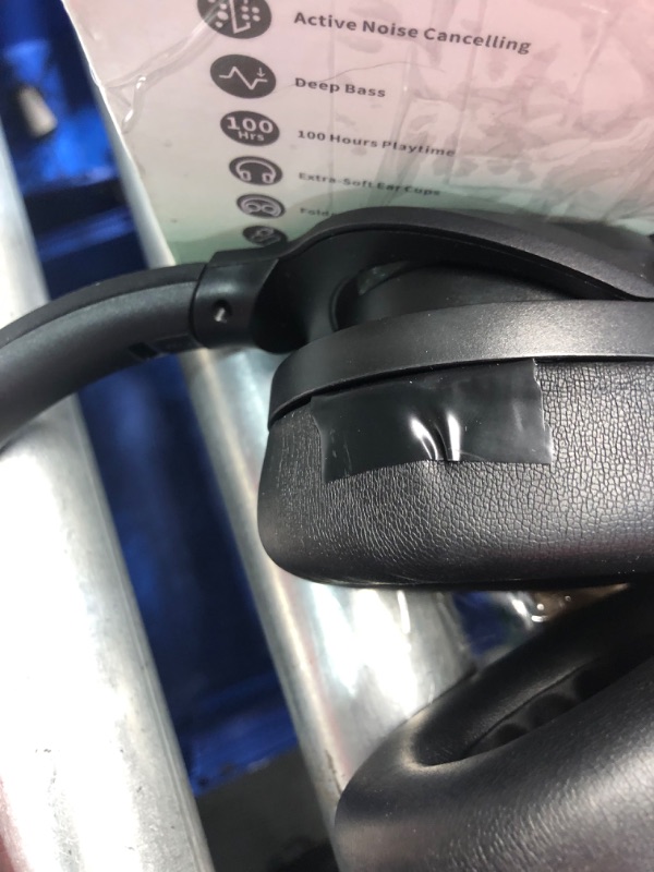 Photo 4 of **MINOR DAMAGE TO EAR PIECE-MISSING AUXILIARY CORD**
Qaekie  Active Noise Cancelling Headphones - 2024 Upgraded Wireless Over Ear Bluetooth Headphones,100H Playtime,Hi-Res Audio,Deep Bass Noise Cancelling,Comfortable Ear Cup for Travel/Home/Office