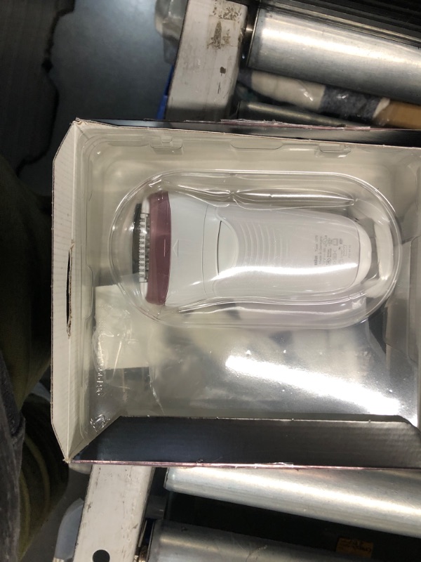 Photo 1 of ***USED - LIKELY MISSING PARTS - UNABLE TO VERIFY FUNCTIONALITY***
Braun Epilator Silk-épil 9 9-720, Hair Removal Device, Epilator for Women, Wet/Dry, Waterproof, 3-in-1 Epilate, Shave, or Trim, Salon-Like Smooth Skin, Womens Shaver & Trimmer, Cordless, R