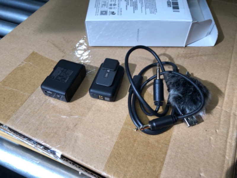 Photo 6 of ***USED - LIKELY MISSING PARTS - UNABLE TO VERIFY FUNCTIONALITY***
DJI Mic Compact Digital Wireless Microphone System/Recorder for Camera & Smartphone (2.4 GHz)