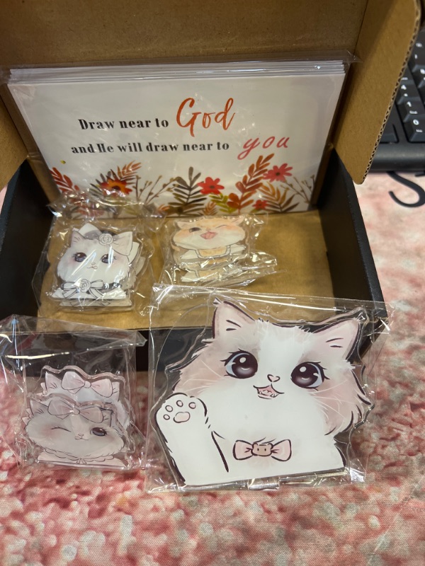 Photo 2 of MALACHI Greeting Cards with Cute Cat Holders, Large Paper Clip Food Bag Clips?1.9inch Width),Cute Table Number Holders,Office Decor Accents Art Sculpture Home Decor