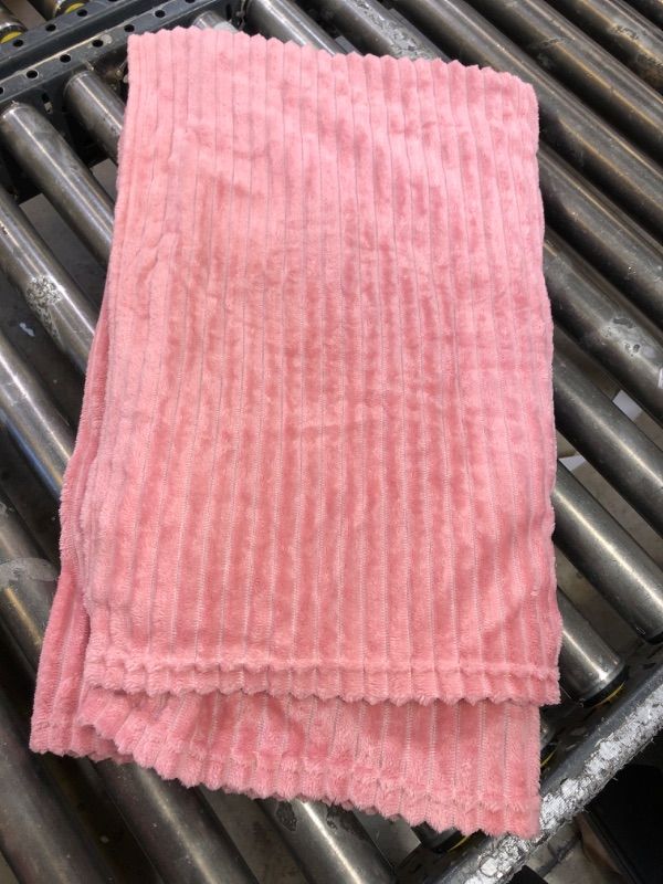 Photo 1 of  throw blanket - small - pink 