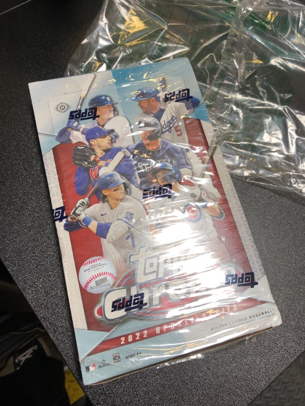 Photo 4 of 2022 Topps Chrome Update Series Baseball Hobby Box (24 Packs/4 Cards)
