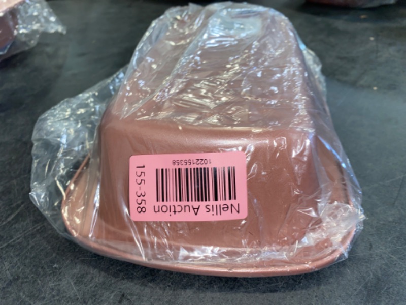 Photo 4 of *Please Read Clerk Comments * ELLE Rose Gold Loaf Pan, Robust Baking Pan, Non-Stick Coating, Bakeware for Banana Bread, Cake Mould, 9.5 x 5.5 In.

