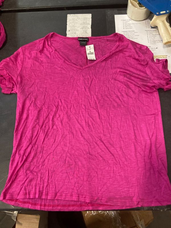 Photo 2 of (MEDIUM) Wet Seal Women Hot Pink V Neck T-Shirt Short Sleeve Lightweight Casual Top 2 Pack