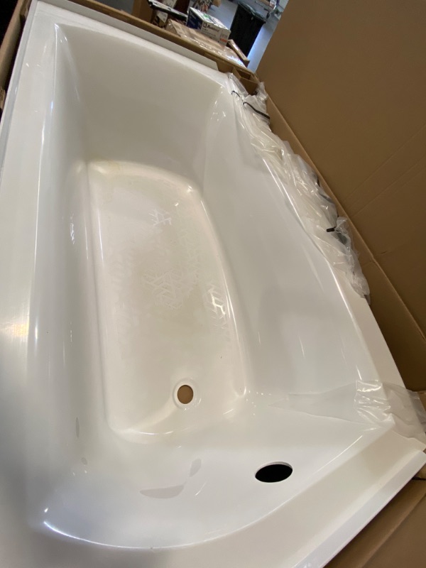 Photo 3 of American Standard Elevate 60-in x 30-in Arctic White Fiberglass/Plastic Composite Alcove Soaking Bathtub (Right Drain)

