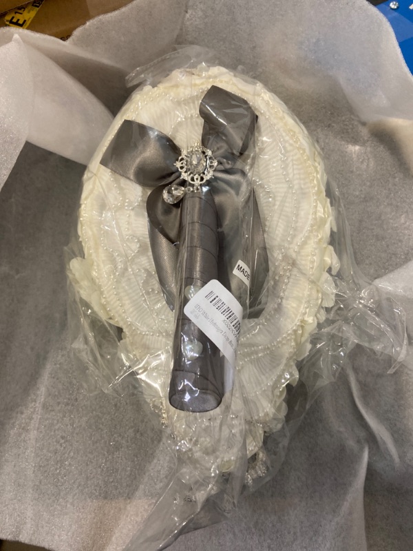 Photo 3 of IFFO White Hydrangea Drop Brooch Bouquet Silver Wedding Bouquets Crystal Teardrop Bridal Bouquet Pearl Tassels Decor
