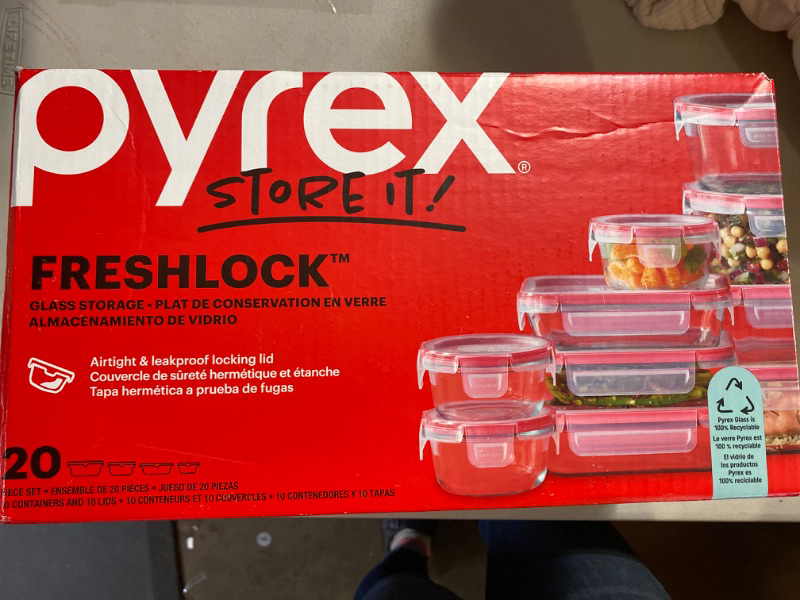 Photo 2 of Pyrex 20pc Glass Freshlock Food Storage Set
