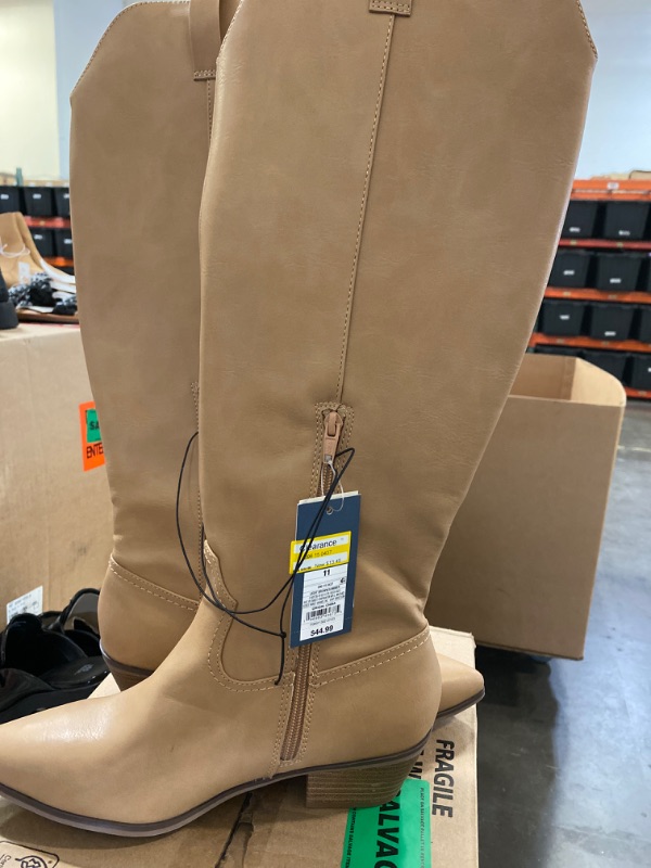 Photo 2 of Women's Sommer Western Boots - Universal Thread™ Light Brown 11
