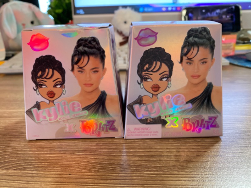 Photo 2 of Mini Bratz X Kylie Jenner Series 1 Collectible Figures 2 Minis in Each Pack Blind Packaging Doubles as Display- bundle of 2
