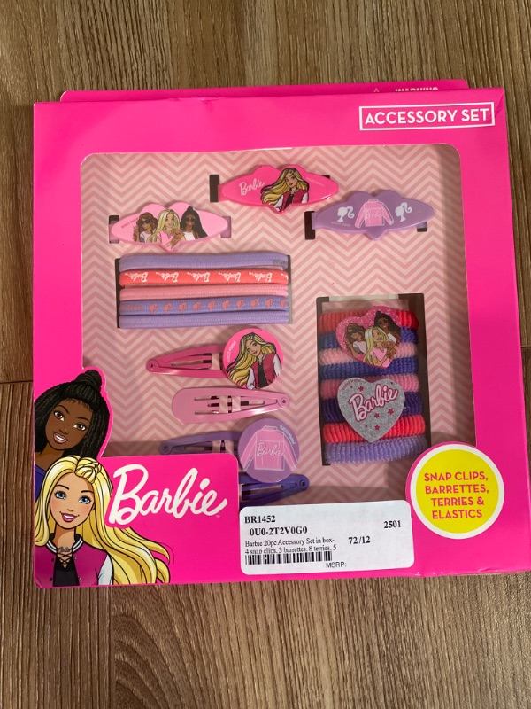 Photo 1 of Barbie accessory set