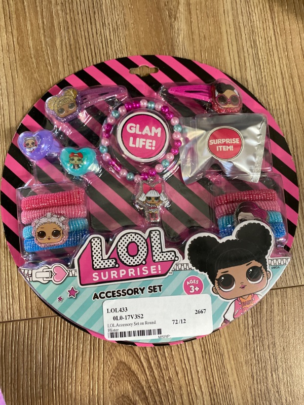 Photo 1 of LOL surprise accessory set