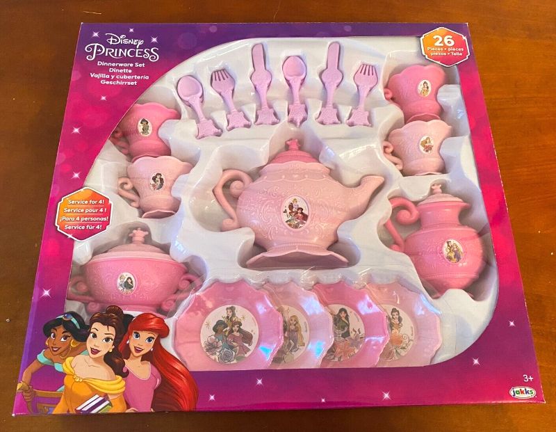 Photo 1 of Disney 26 Piece Dinnerware Set 