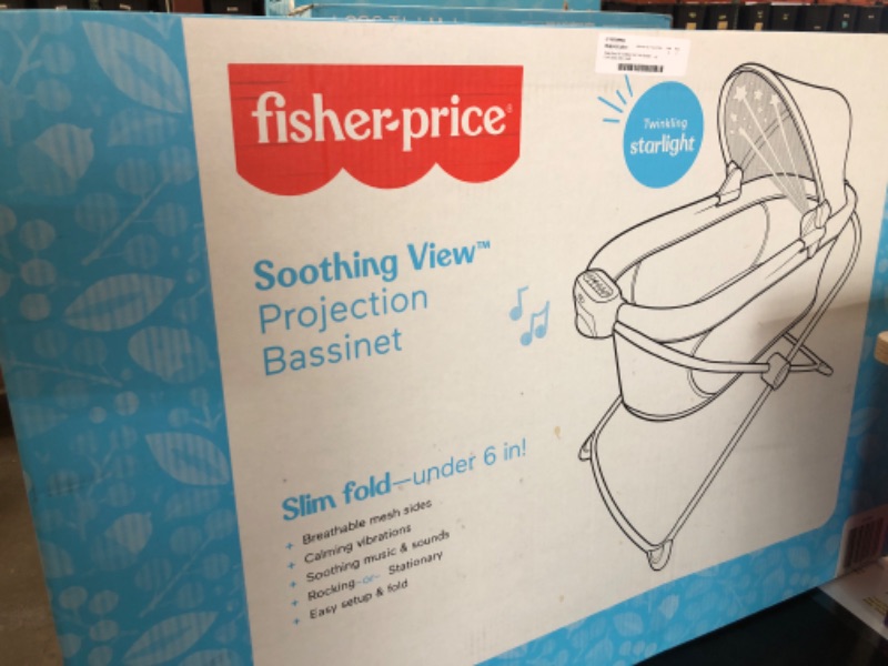 Photo 2 of Fisher-Price Soothing View Projection Bassinet
