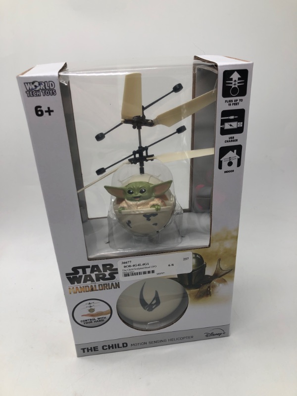 Photo 2 of World Tech Toys Star Wars the Mandalorian Baby Yoda the Child Sculpted Head UFO Helicopter
