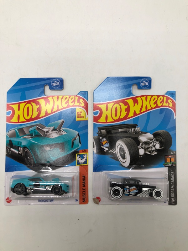 Photo 1 of Hot Wheels Bundle