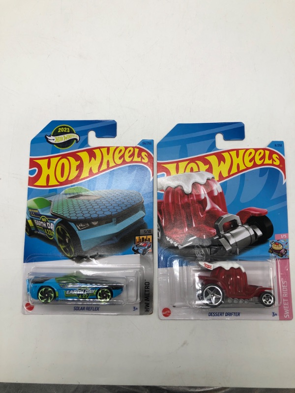 Photo 1 of hot wheels bundle 