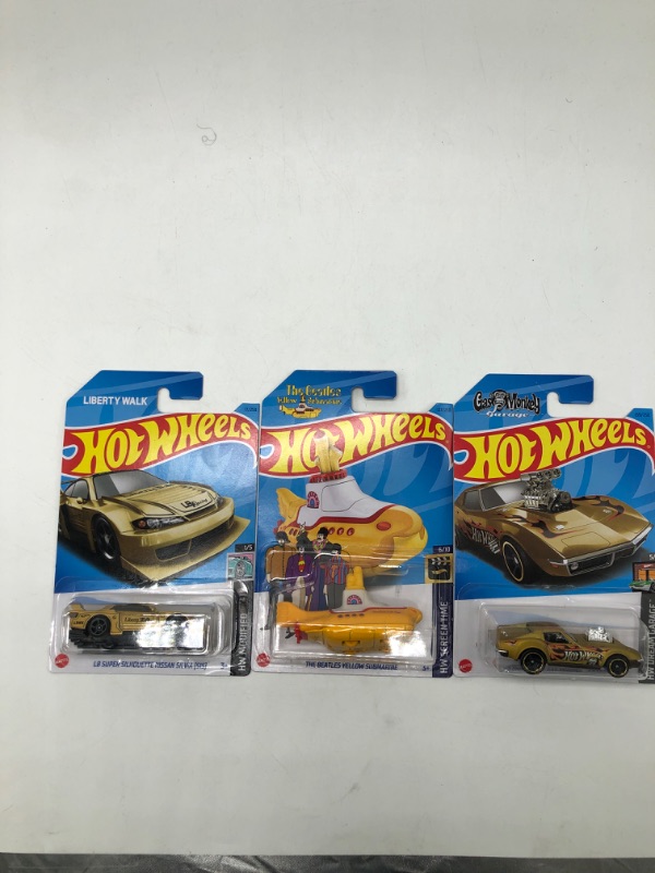 Photo 1 of hot wheels bundle 