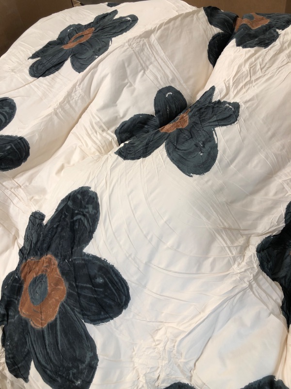 Photo 2 of Houseri Black and White Floral Comforter Set Full for Teen Girls Kawaii 3D Sunflower Bedding Comforters Sets Full Size Black Botanical Comforter Cute Relief...
