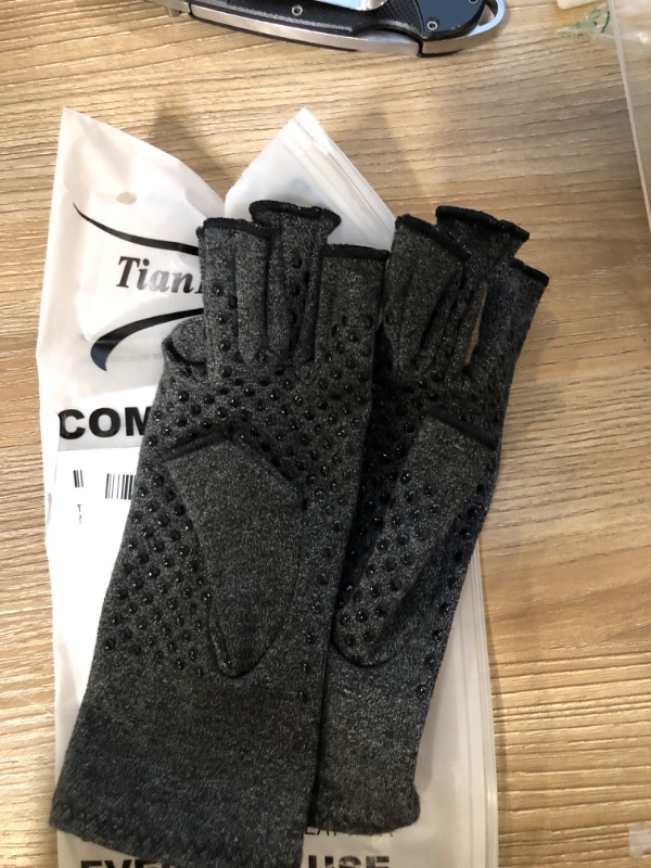 Photo 2 of DRNAIETY 2 Pairs Compression Gloves for Hand Arthritis, Rheumatoid, Osteoarthritis, Carpal Tunnel Pain for Women & Men, Anti-Slip Glue dot Gloves for Work
