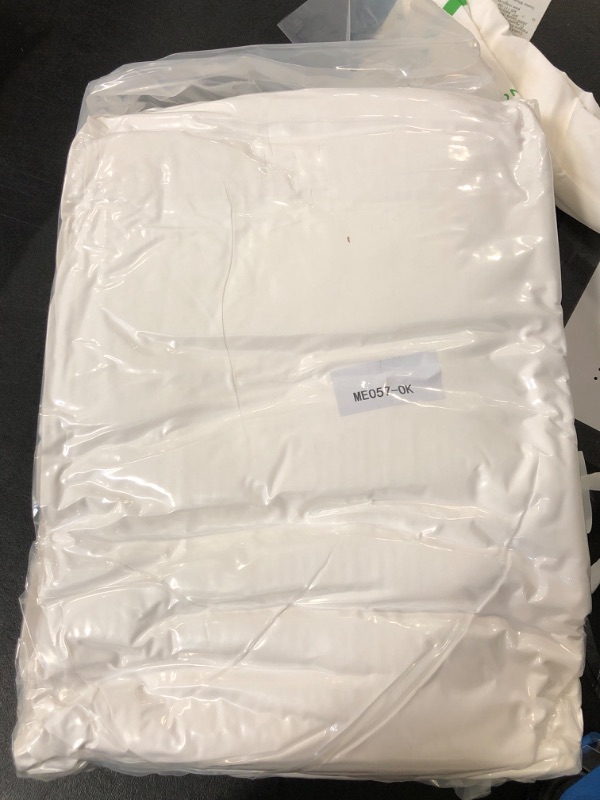 Photo 1 of MERITLIFE Comforter Queen Size All Season Soft Down Alternative Comforter Lightweight & Breathable 2100 Series Reversible Duvet Insert with Corner Ties-Machine Washable (White Queen,88"x88")
