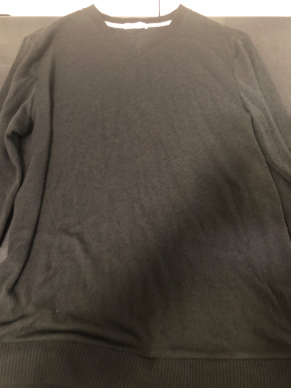 Photo 2 of Men's Long Sleeve V-Neck Sweater Size Large