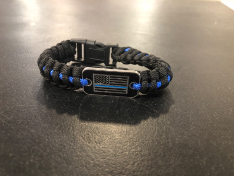Photo 2 of Great 1 Thin Blue Line American Flag Paracord Bracelet with Detachable Buckle Clasp - Tactical and Military Survivalist Accesory - Police Law Enforecement
