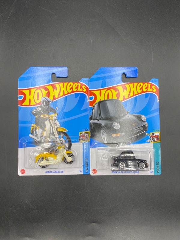 Photo 1 of Hot Wheels Bundle