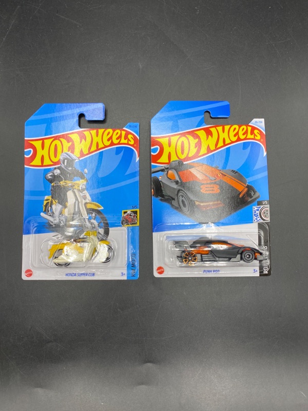 Photo 1 of Hot Wheels Bundle