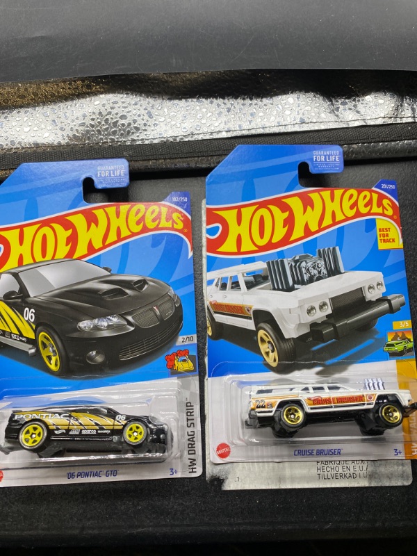 Photo 1 of Hot Wheels Bundle