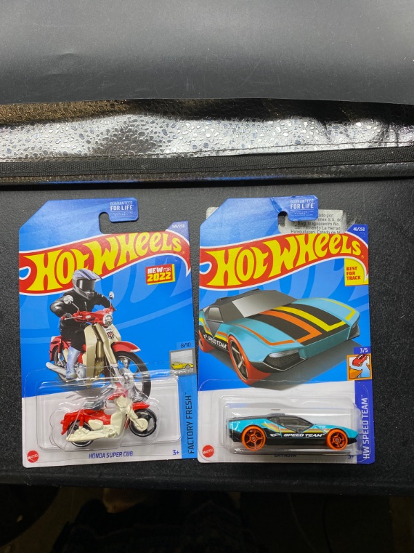 Photo 1 of Hot Wheels Bundle