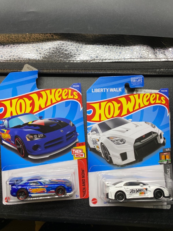 Photo 1 of Hot Wheels Bundle