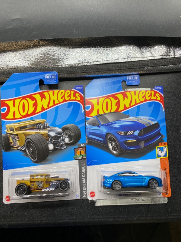 Photo 1 of Hot Wheels Bundle