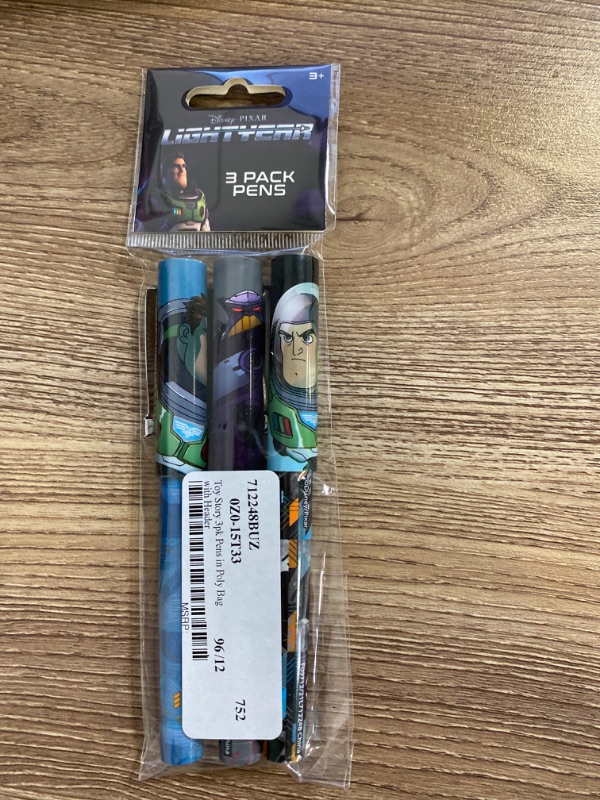 Photo 1 of Lightyear 3pk pens