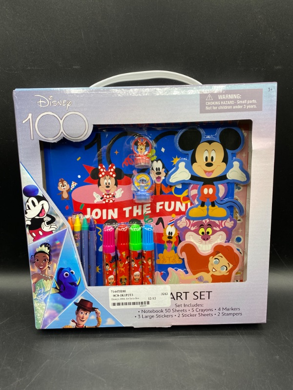 Photo 1 of Disney100 Art Set