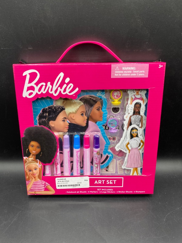 Photo 1 of Barbie Art Set