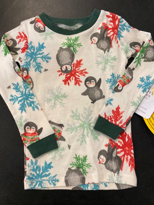 Photo 2 of (3T) Burt's Bees Baby® Toddler Organic Cotton Snug Fit 2pc Snowflakes and Penguins Pajama Set - Off-White 3T
